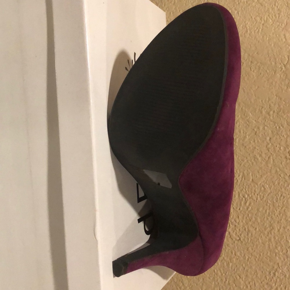 Heels - Picture 3 of 3